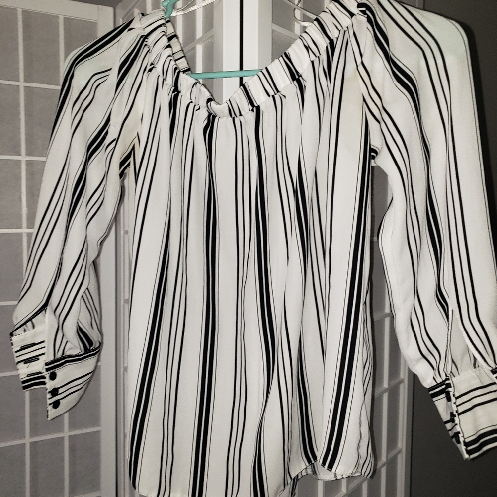 Off Shoulder Blouse - image 3